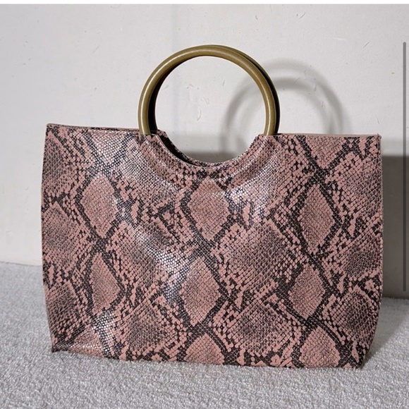 5/$25 Beauty Boutique Pink Reptile Print Faux Leather Hand Bag Makeup Bag - Picture 2 of 10